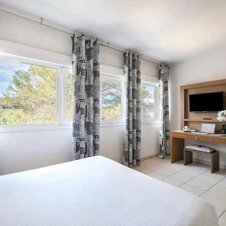 Zenitude Hotel-residences 3*