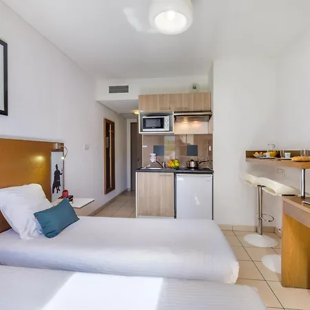 Zenitude Hotel-residences 3*