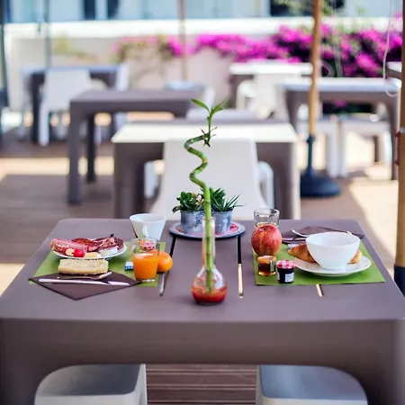 Zenitude Hotel-residences 公寓式酒店 昂蒂布